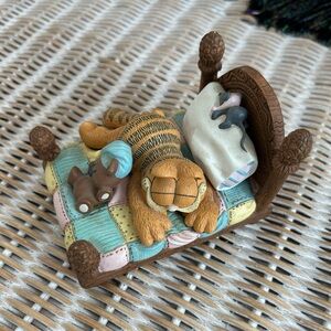Danbury Mint 1993 Garfield figurine titled "CatNap